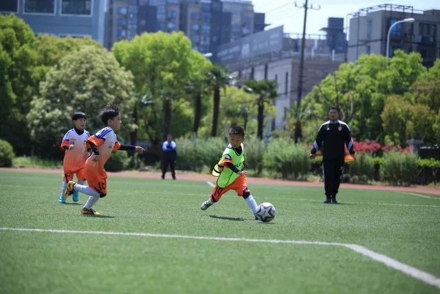 米特里策点球梅开三度，浙江37分钟4-0领先